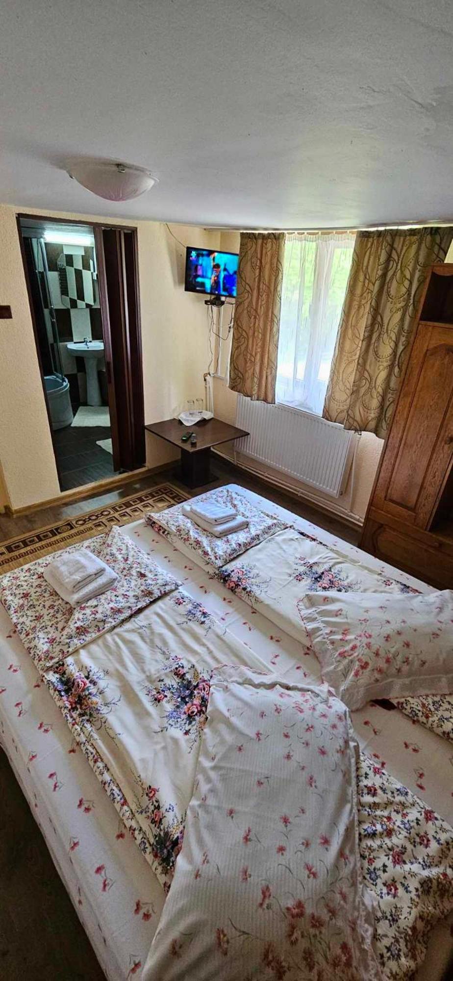 Cabana Cerbu Hotell Bozovici Exteriör bild